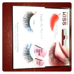 Flirty looks so natural tapered end lashes